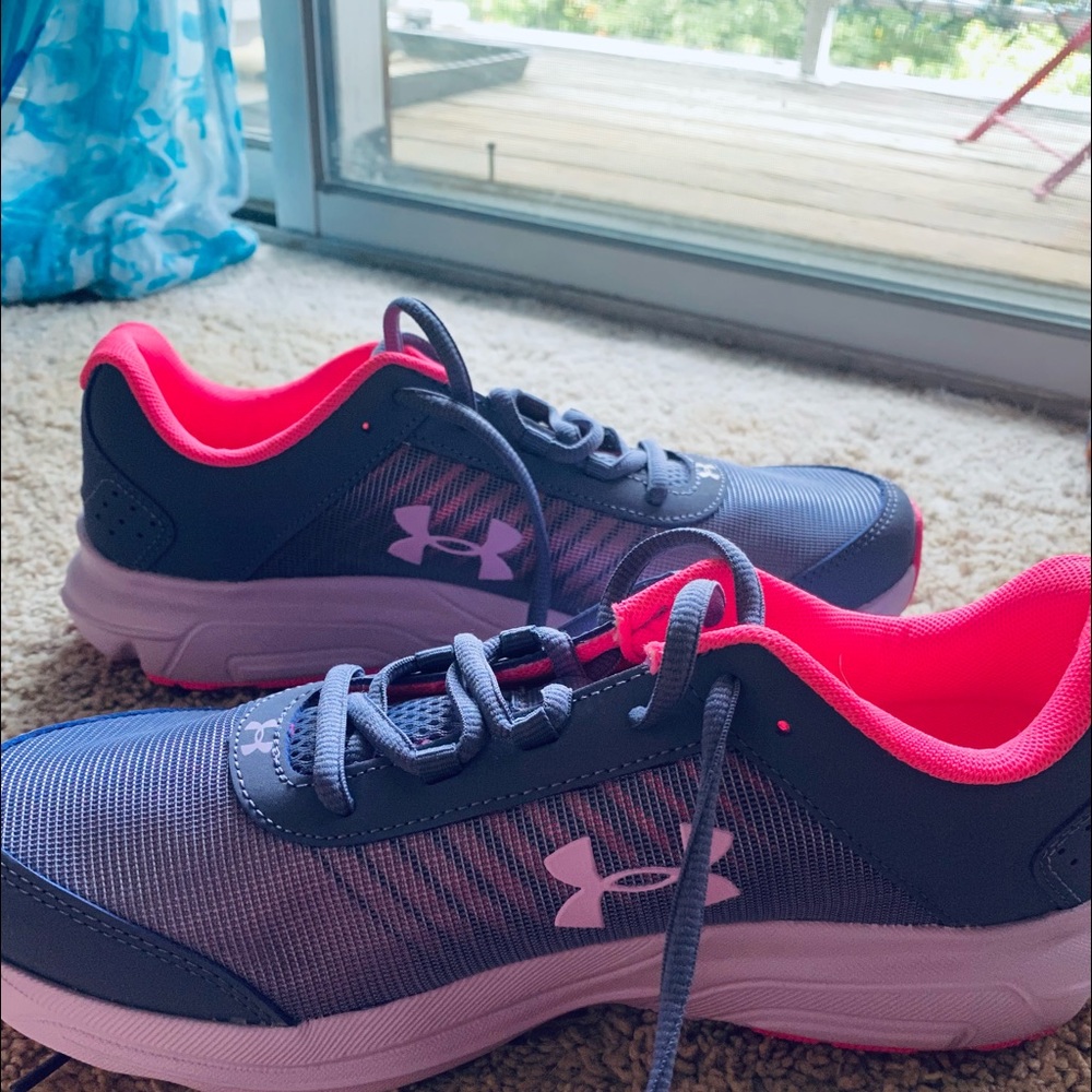 ‼️SALE‼️ NEW Under Armour girls Rave2 Sneaker👟